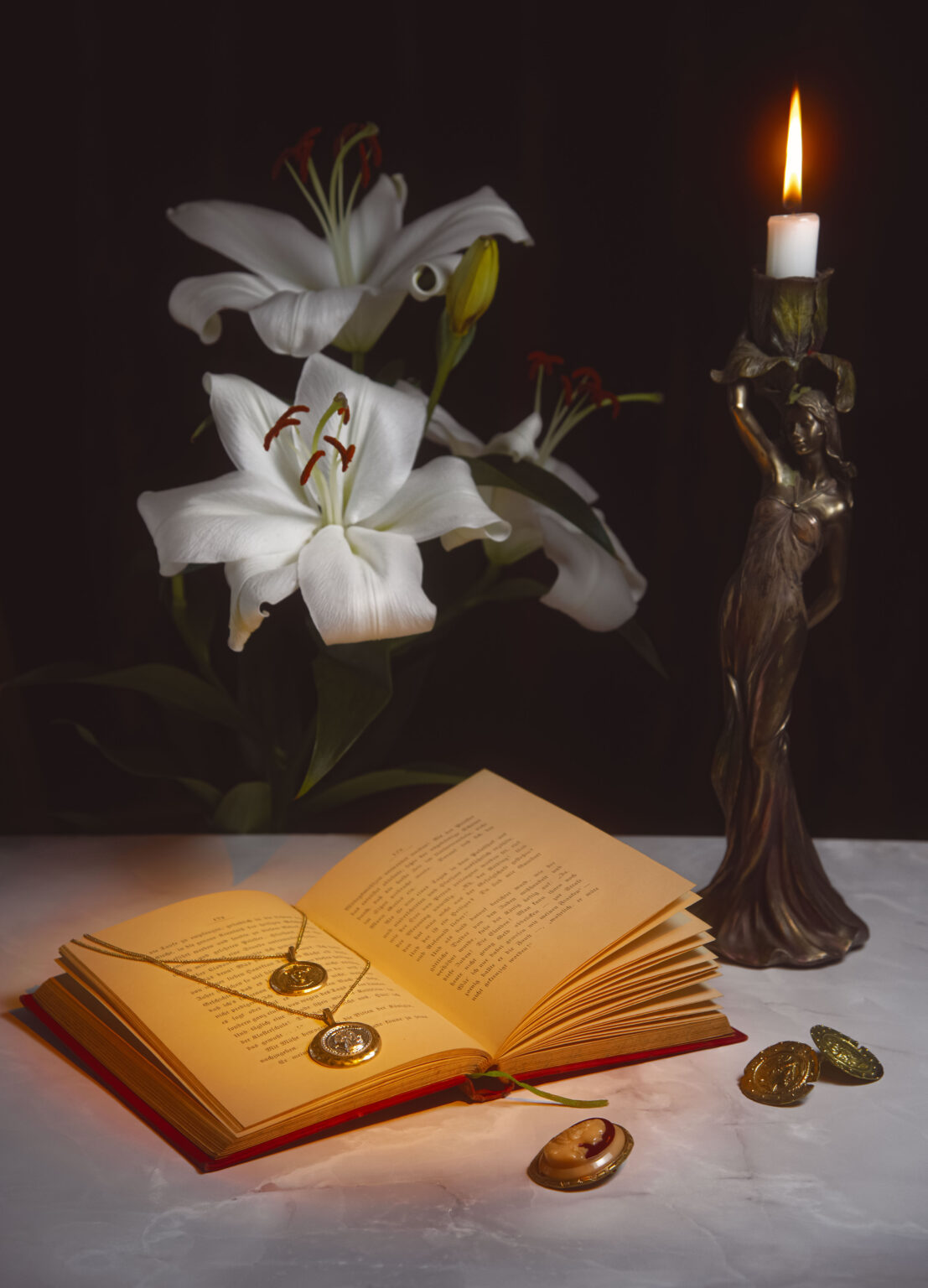 Свеча-и-книга